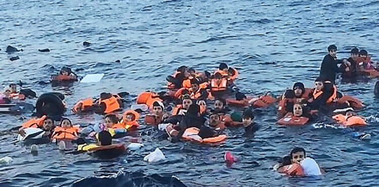 Nie, zdjęcie tonących uchodźców nie jest ustawione