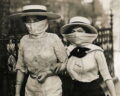 Kobiety podczas epidemii „Hiszpańskiej grypy”? Nie, to zdjęcie z 1913 roku