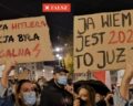 „Nawet za Hitlera aborcja była legalna” – To zdjęcie ze Strajku Kobiet to fotomontaż