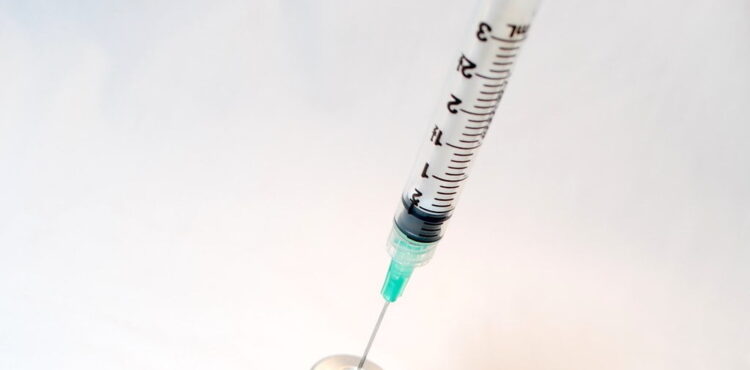 Rada Europy: „szczepienia przeciw COVID-19 nieobowiązkowe”. Sprawdzamy