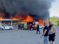 Rosyjski atak na centrum handlowe w Krzemieńczuku. Analiza
