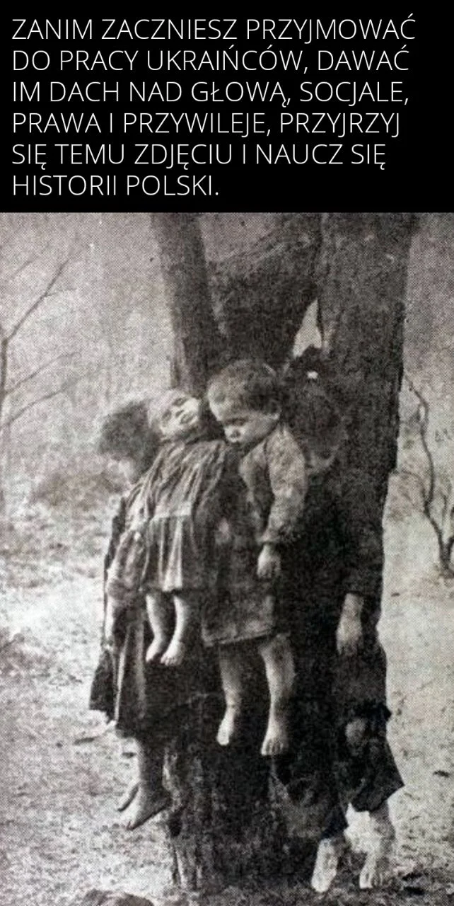 Zdjęcie przedstawiające czwórkę dzieci powieszonych na drzewie