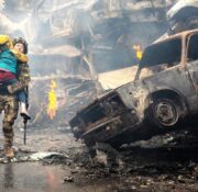 Dlaczego Ukraińcy nie przenoszą się na bezpieczne terytoria we własnym kraju? Analiza