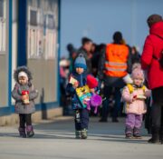 Czy uchodźcy z Ukrainy to tak naprawdę imigranci ekonomiczni? Analiza