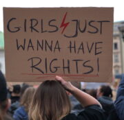 Raport PJATK o prawach kobiet część 1: edukacja seksualna i antykoncepcja