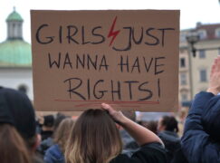 Raport PJATK o prawach kobiet część 1: edukacja seksualna i antykoncepcja