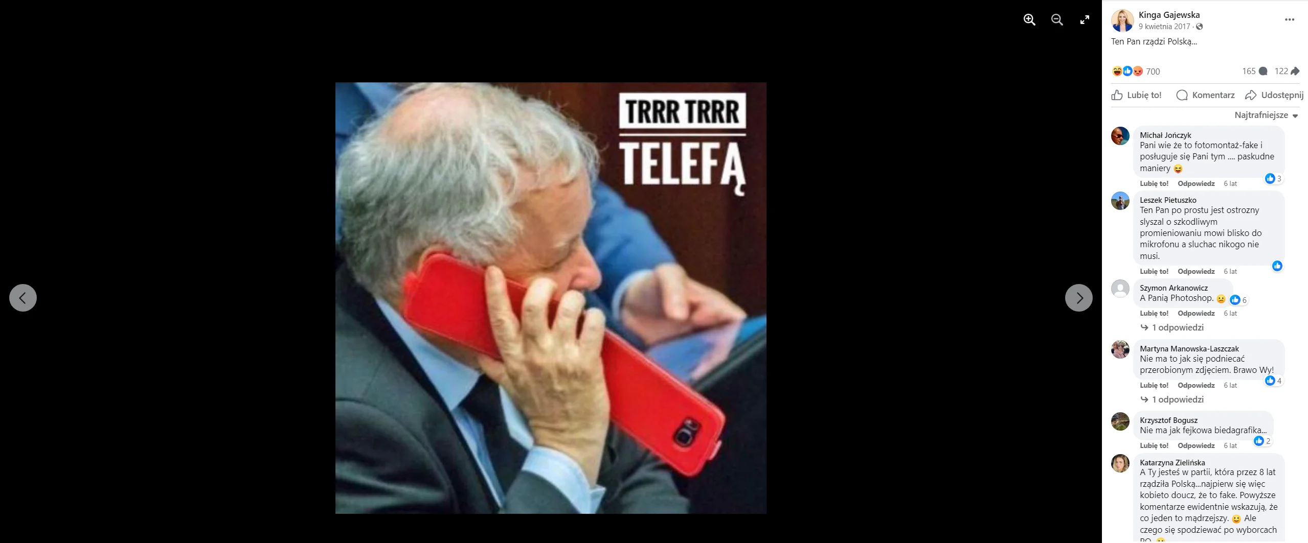 Wpis z 2017 r. na mediach społecznościowych posłanki Kingi Gajewskiej. Na zdjęciu widać przerobione zdjęcie, na którym Jarosław Kaczyński rozmawia przez telefon trzymając do góry nogami