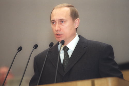 Władimir Putin na pierwszej sesji parlamentarnej rosyjskiej Dumy Państwowej, 18 stycznia 2000 rok. Kremlin.ru, CC BY 3.0